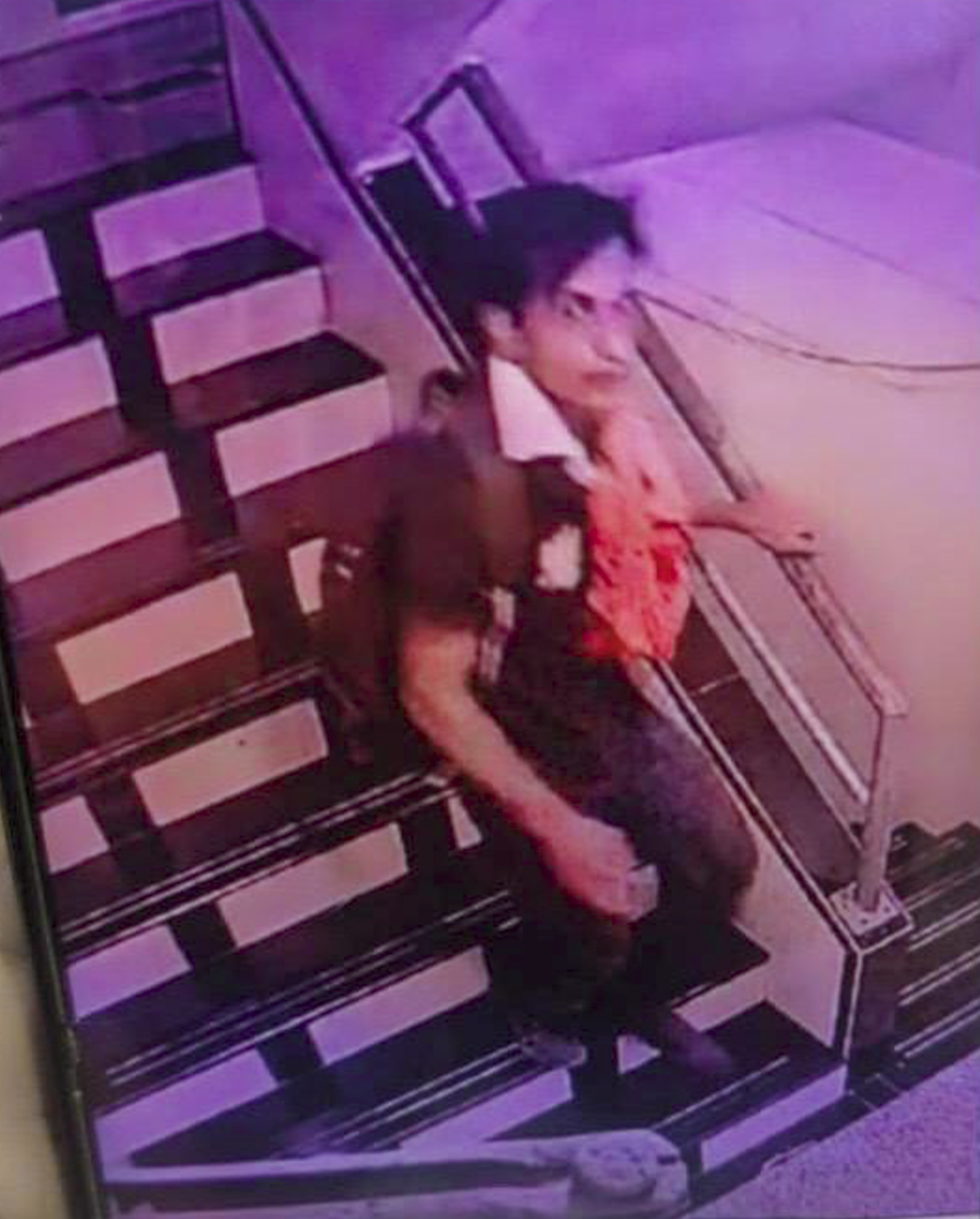 सैफ के घर में घुसा हमलावर